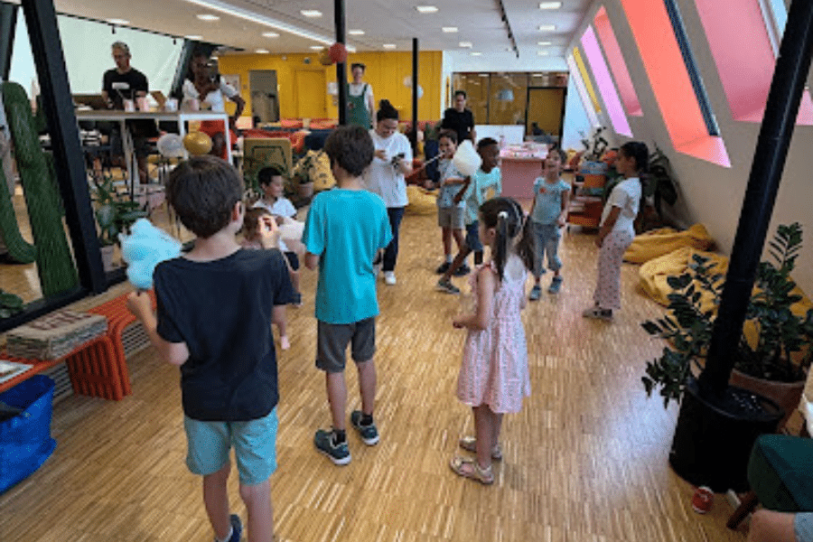 Comment faire découvrir le métier des parents aux enfants